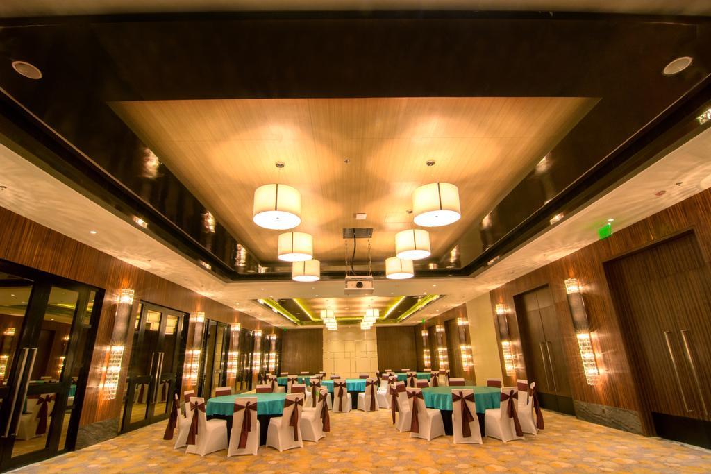 คอร์ตยาร์ด พิลาสปุระ Hotel บิลาสปูร์ ภายนอก รูปภาพ